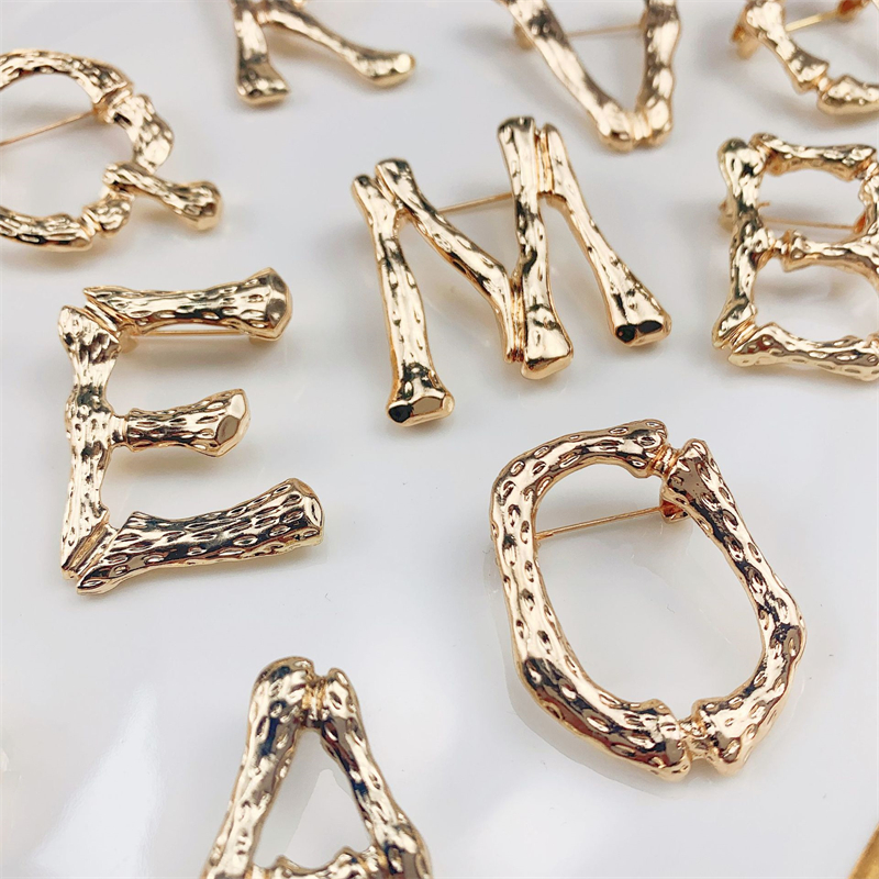 English Letter Brooch Retro Cl - Women Accessories In English reseña y precio