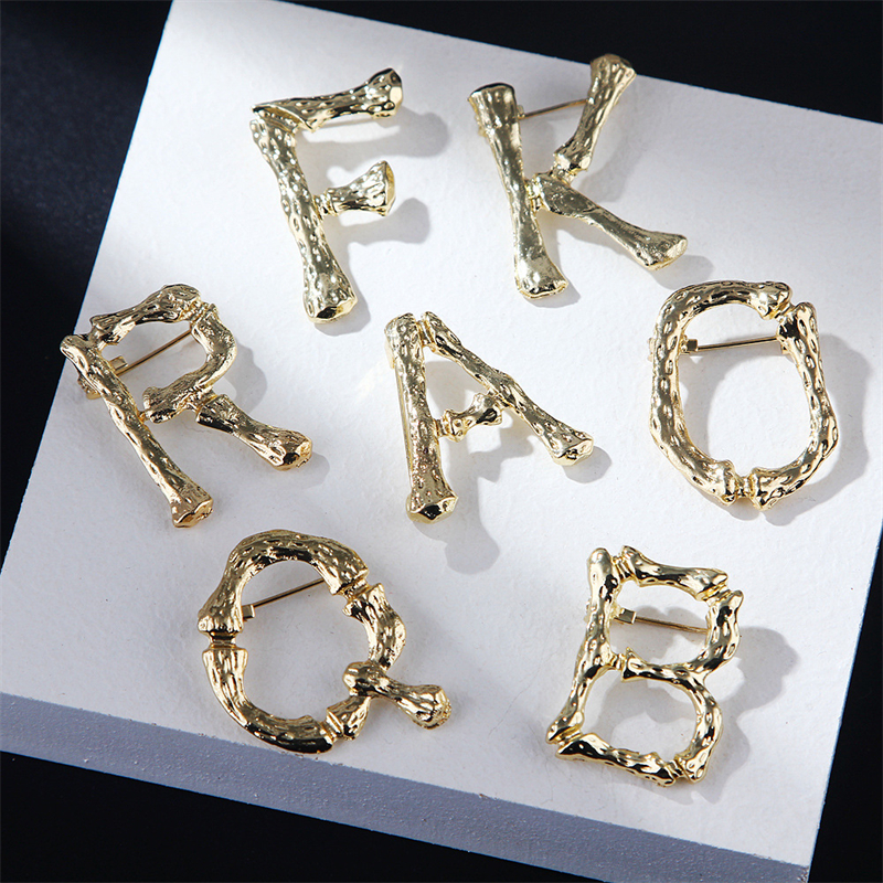 English Letter Brooch Retro Cl - Women Accessories In English reseña y precio