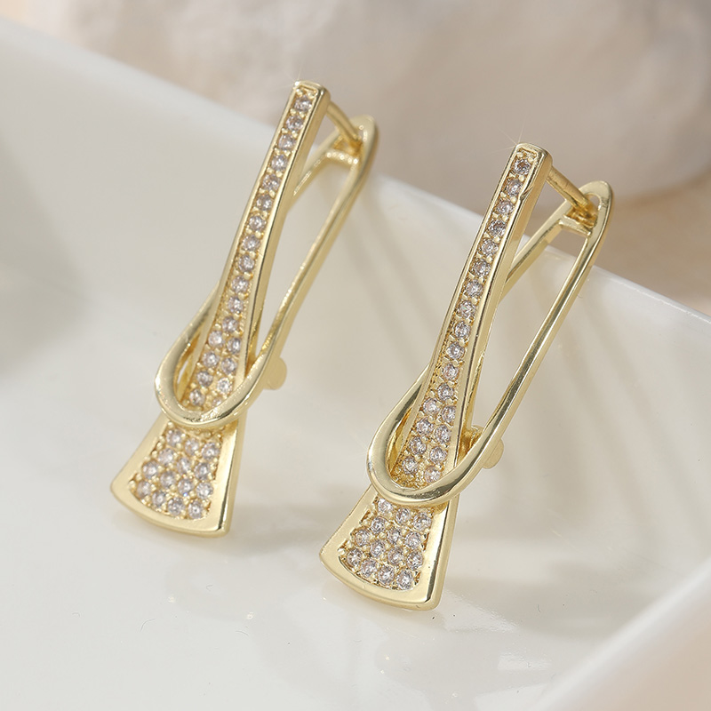 Luxury Curve Triangle Long Pen - Women Accessories In English reseña y precio