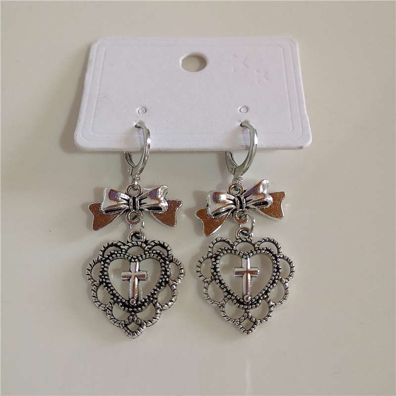 Gothic Vintage Love Heart Cros - Women'S Accessories In The 90S reseña y precio