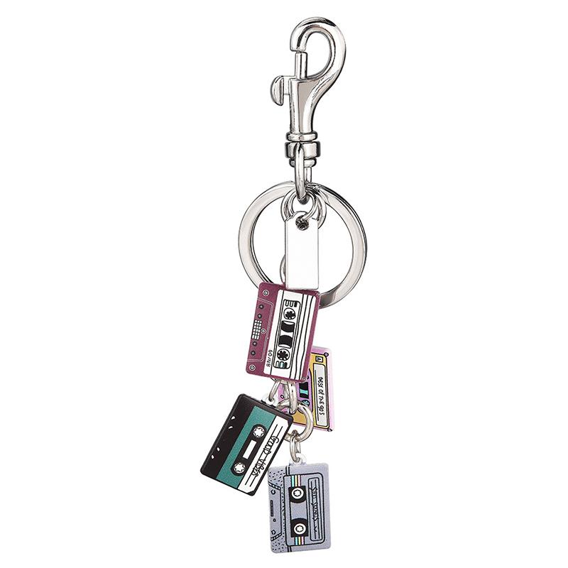 Vintage Cassette Tape Keychain - Women'S Accessories In The 90S reseña y precio
