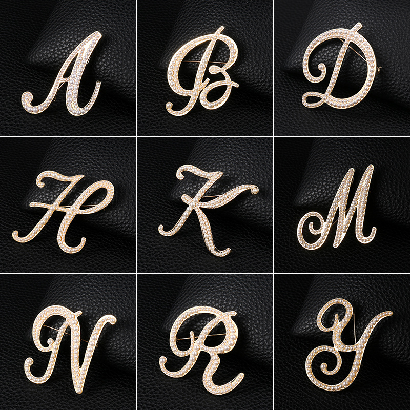 English Letters A-Z Pearl Broo - Women Accessories In English reseña y precio