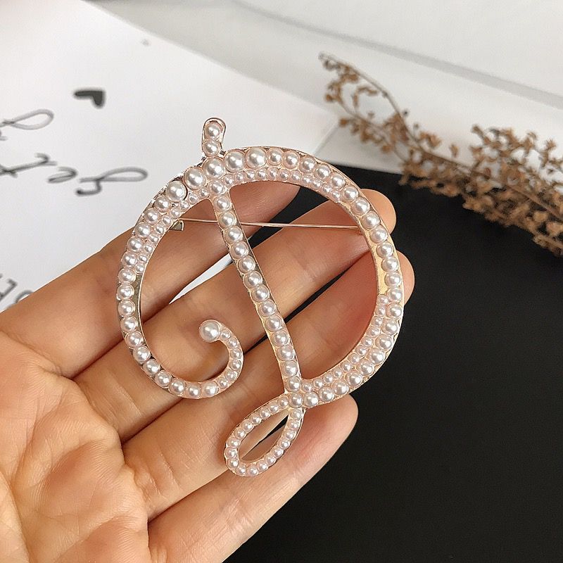 English Letters A-Z Pearl Broo - Women Accessories In English reseña y precio