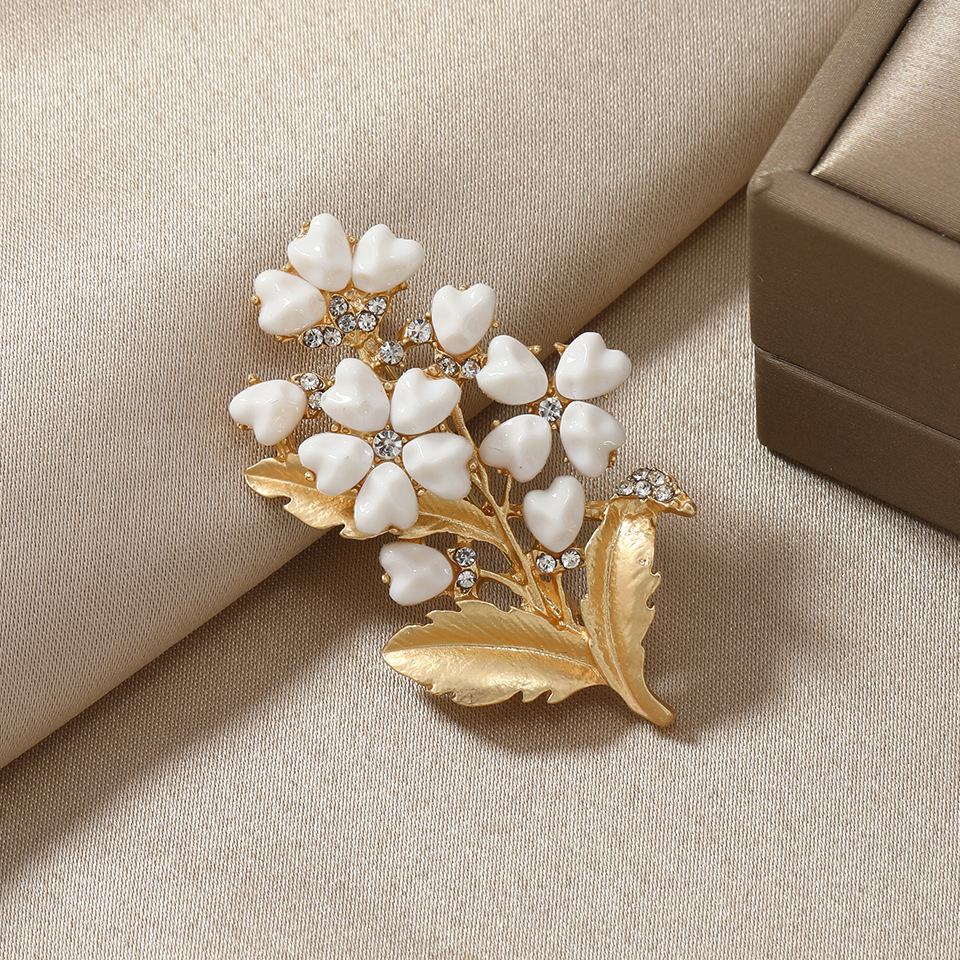 Vintage Love Pearl Flower Broo - Women Accessories Bouquet reseña y precio